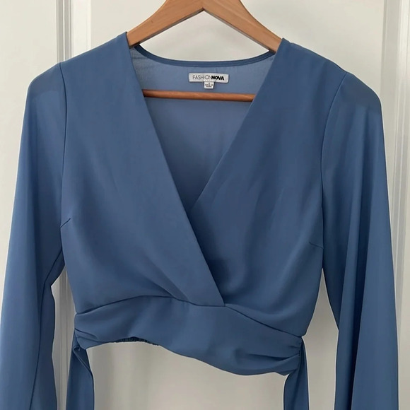 crop top blouse Tie waist. Size S. - Picture 8 of 11